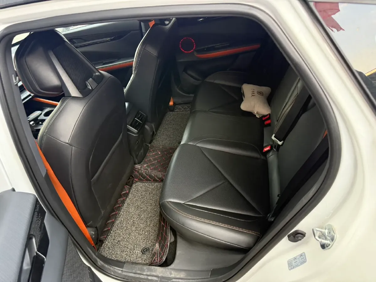 2022 ChangAn UNI-V 1.5T 188HP L4 7DCT,autocango,china used car exporter,china ev exporter,chinese used car exporter,chinese used ev exporter