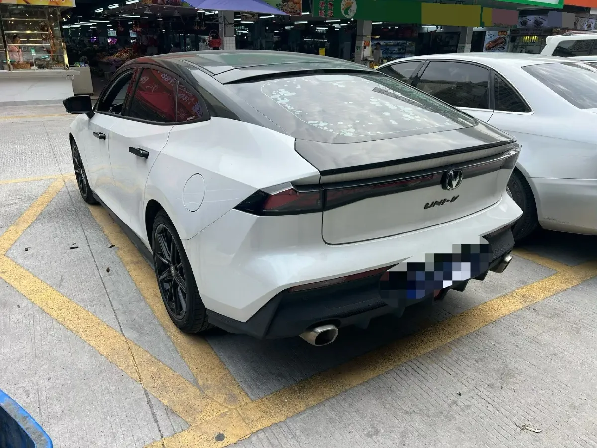 2022 ChangAn UNI-V 1.5T 188HP L4 7DCT,autocango,china used car exporter,china ev exporter,chinese used car exporter,chinese used ev exporter