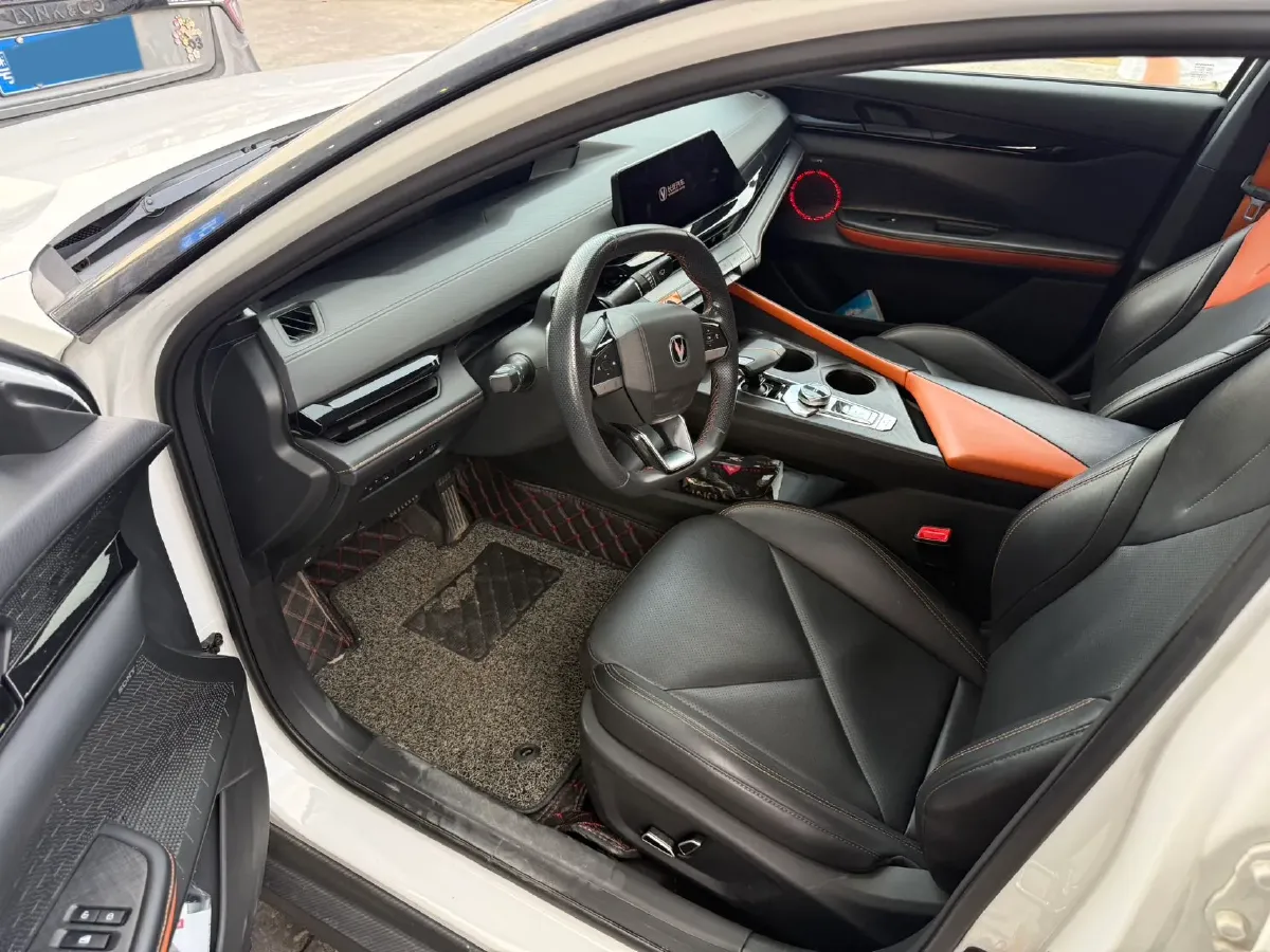 2022 ChangAn UNI-V 1.5T 188HP L4 7DCT,autocango,china used car exporter,china ev exporter,chinese used car exporter,chinese used ev exporter