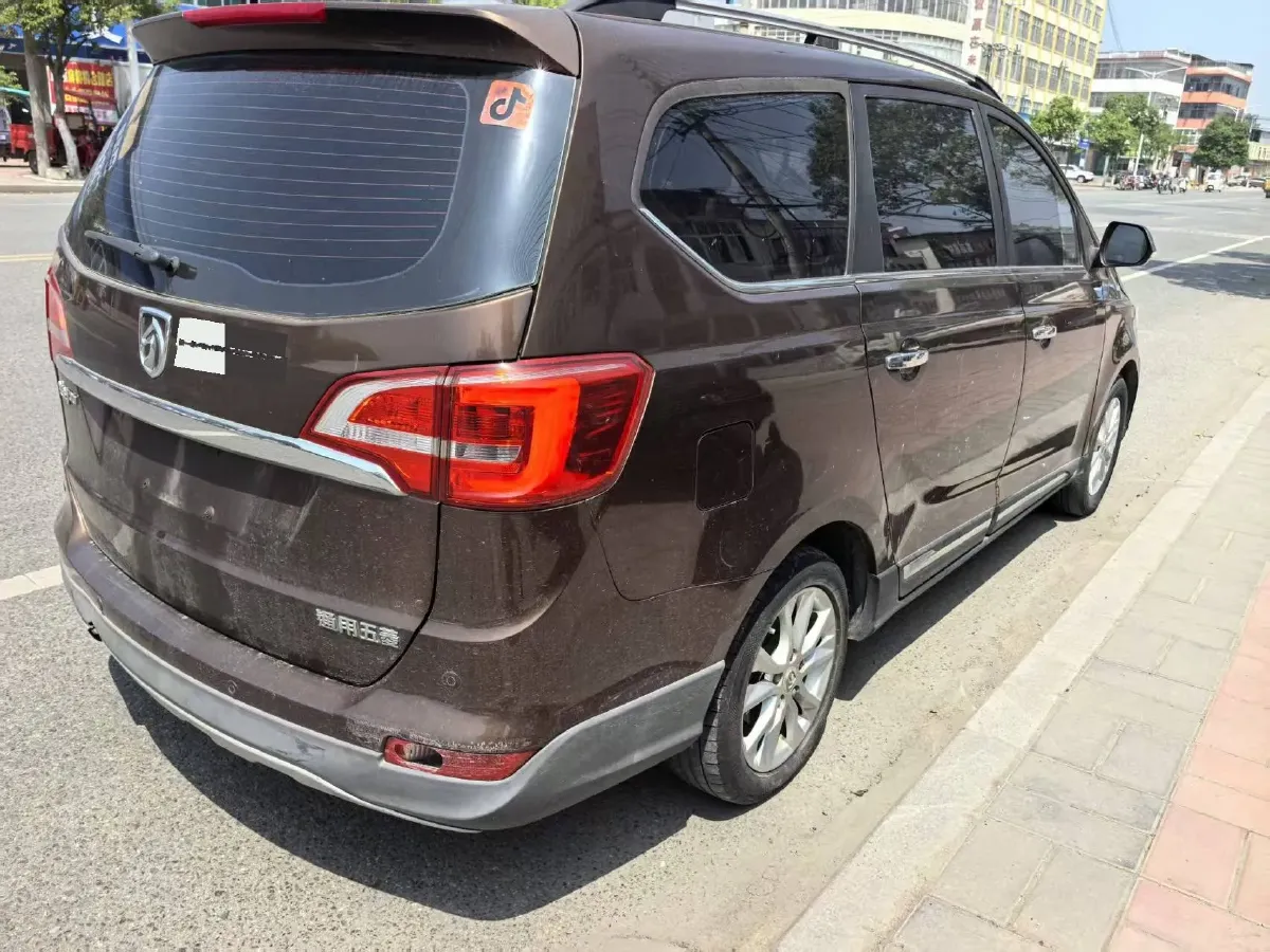 2016 BaoJun 560 1.5T 150HP L4 6MT,autocango,china used car exporter,china ev exporter,chinese used car exporter,chinese used ev exporter