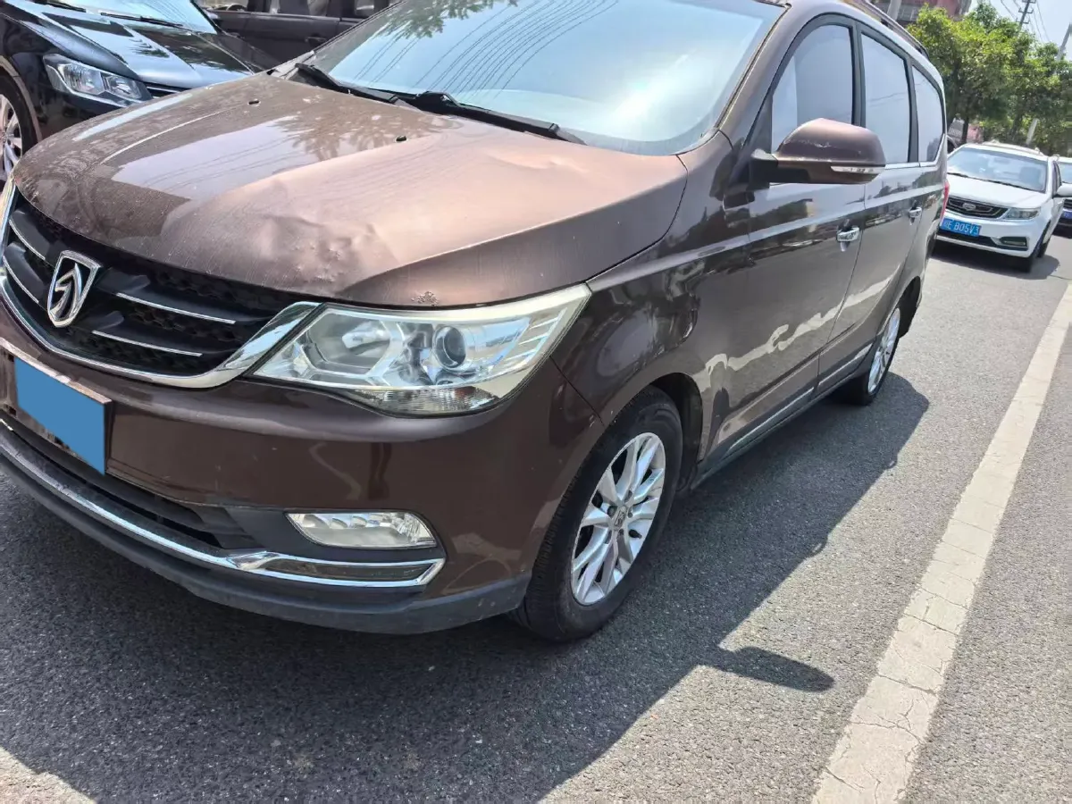 2016 BaoJun 560 1.5T 150HP L4 6MT,autocango,china used car exporter,china ev exporter,chinese used car exporter,chinese used ev exporter