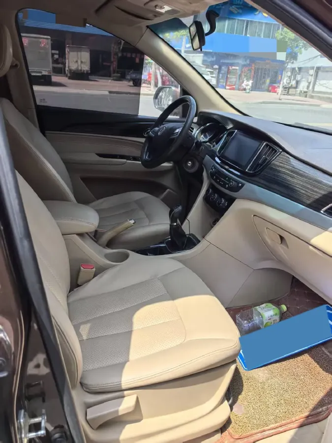 2016 BaoJun 560 1.5T 150HP L4 6MT,autocango,china used car exporter,china ev exporter,chinese used car exporter,chinese used ev exporter