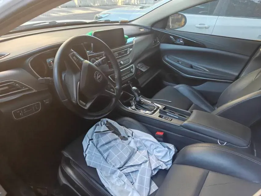 2020 ChangAn Raeton CC 1.5T 156HP L4 6AT,autocango,china used car exporter,china ev exporter,chinese used car exporter,chinese used ev exporter