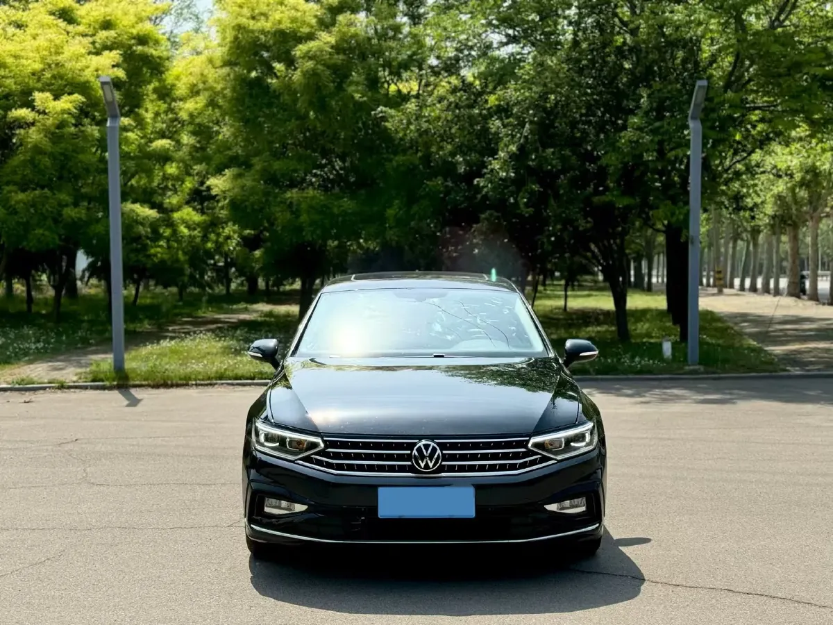 2023 Volkswagen Magotan 2.0T 186HP L4 7DCT,autocango,china used car exporter,china ev exporter,chinese used car exporter,chinese used ev exporter