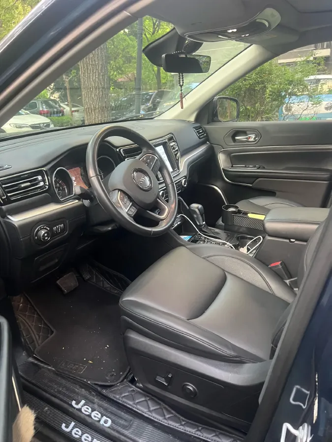 2020 Jeep Grand Commander 2.0T 234HP L4 9AT,autocango,china used car exporter,china ev exporter,chinese used car exporter,chinese used ev exporter