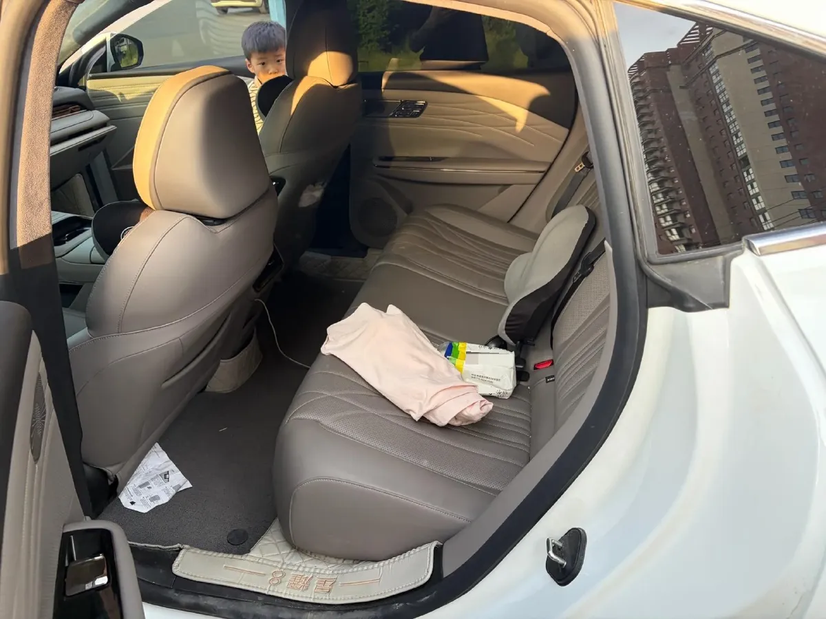 2025 Geely Galaxy Starshine 8 1.5L 112HP L4 1DHT PHEV,autocango,china used car exporter,china ev exporter,chinese used car exporter,chinese used ev exporter