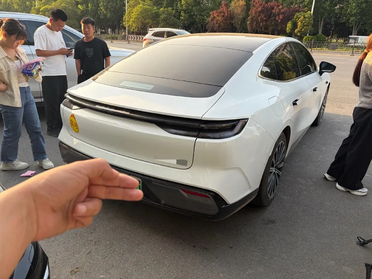 2025 Geely Galaxy Starshine 8 1.5L 112HP L4 1DHT PHEV,autocango,china used car exporter,china ev exporter,chinese used car exporter,chinese used ev exporter