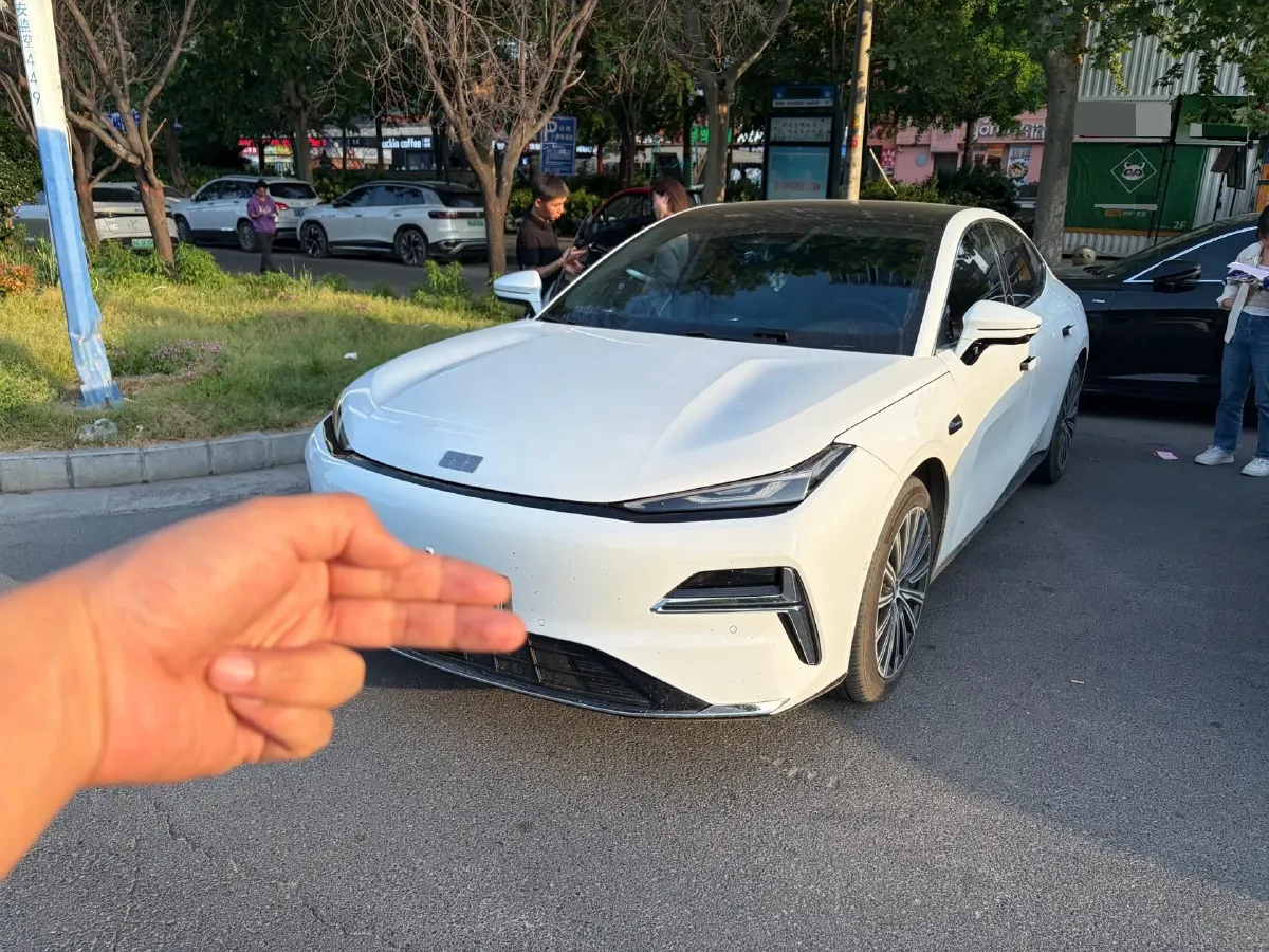 2025 Geely Galaxy Starshine 8 1.5L 112HP L4 1DHT PHEV,autocango,china used car exporter,china ev exporter,chinese used car exporter,chinese used ev exporter