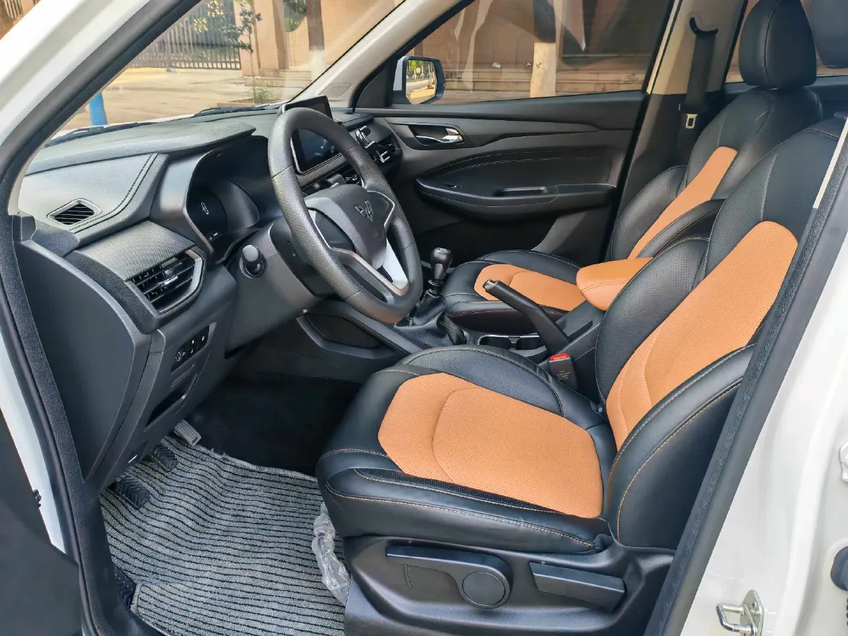 2019 WuLing HongGuang S3 1.5L 99HP L4 6MT,autocango,china used car exporter,china ev exporter,chinese used car exporter,chinese used ev exporter