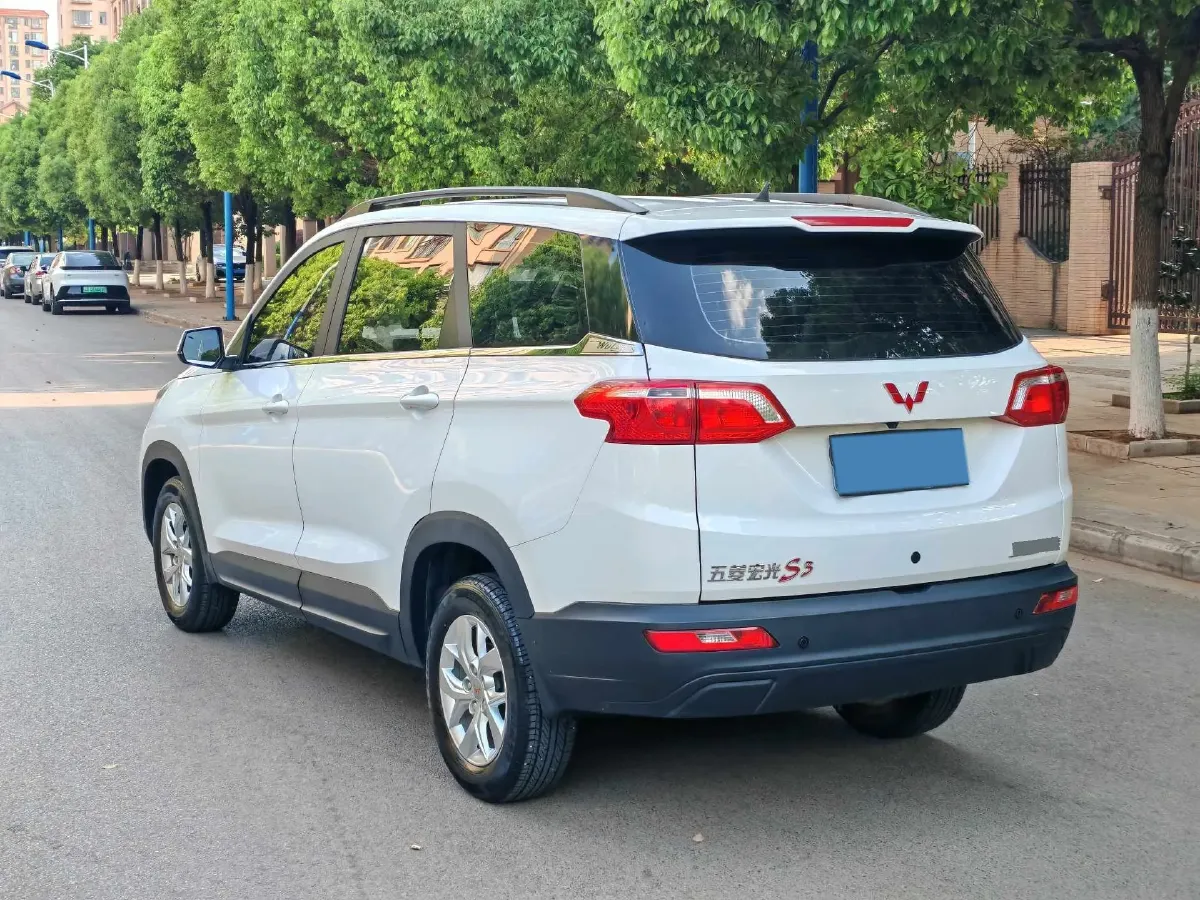 2019 WuLing HongGuang S3 1.5L 99HP L4 6MT,autocango,china used car exporter,china ev exporter,chinese used car exporter,chinese used ev exporter