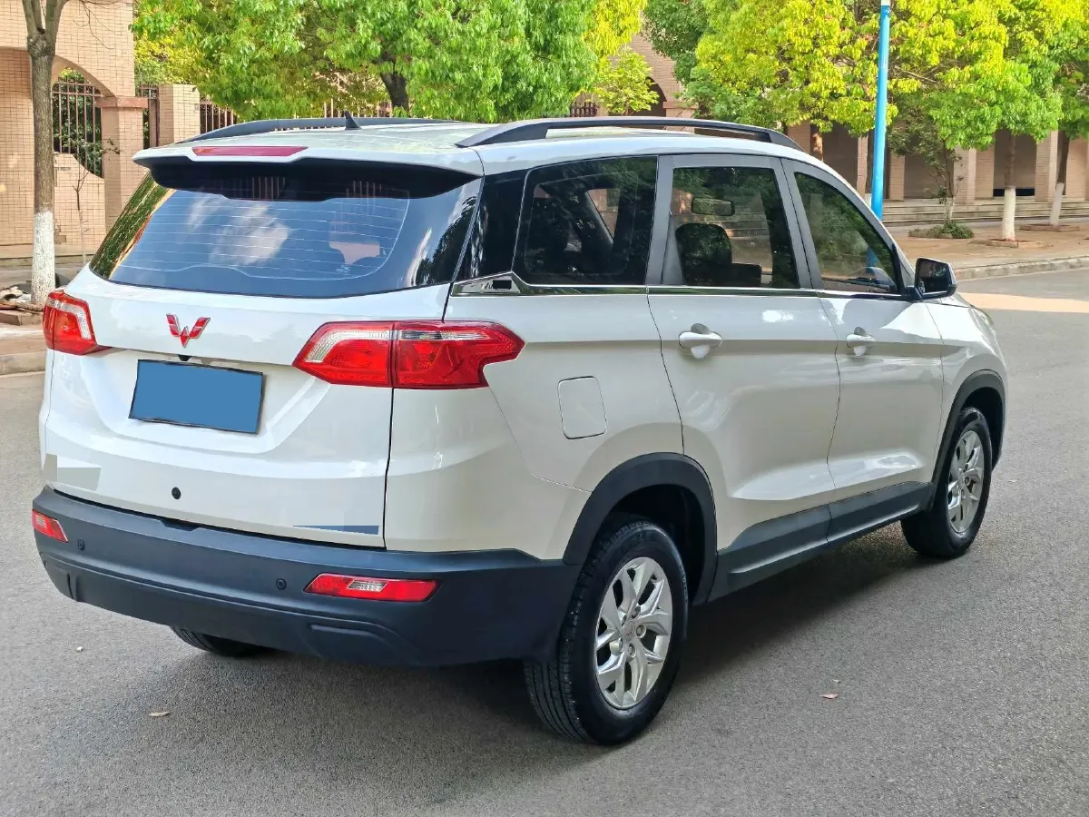 2019 WuLing HongGuang S3 1.5L 99HP L4 6MT,autocango,china used car exporter,china ev exporter,chinese used car exporter,chinese used ev exporter