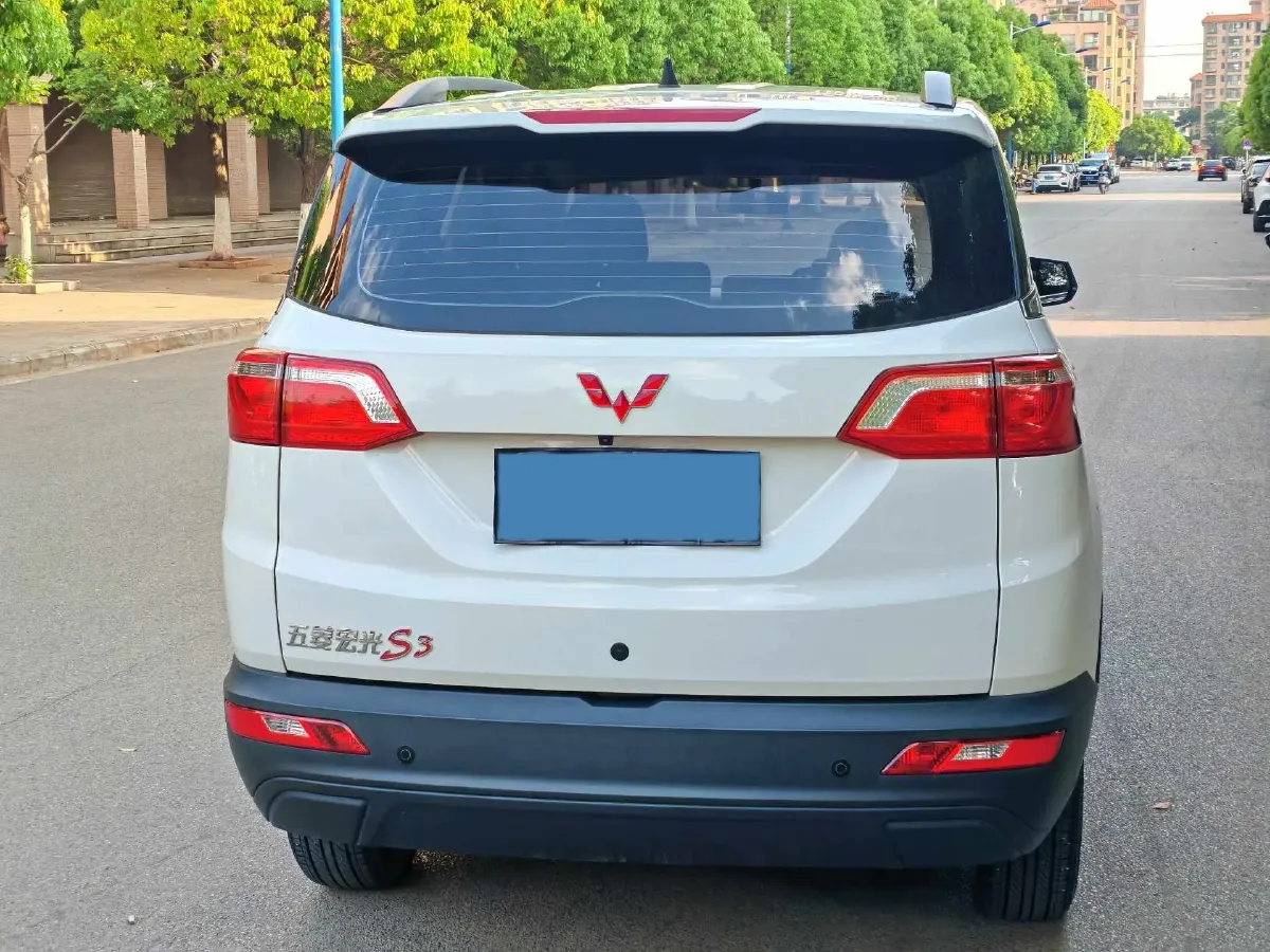 2019 WuLing HongGuang S3 1.5L 99HP L4 6MT,autocango,china used car exporter,china ev exporter,chinese used car exporter,chinese used ev exporter