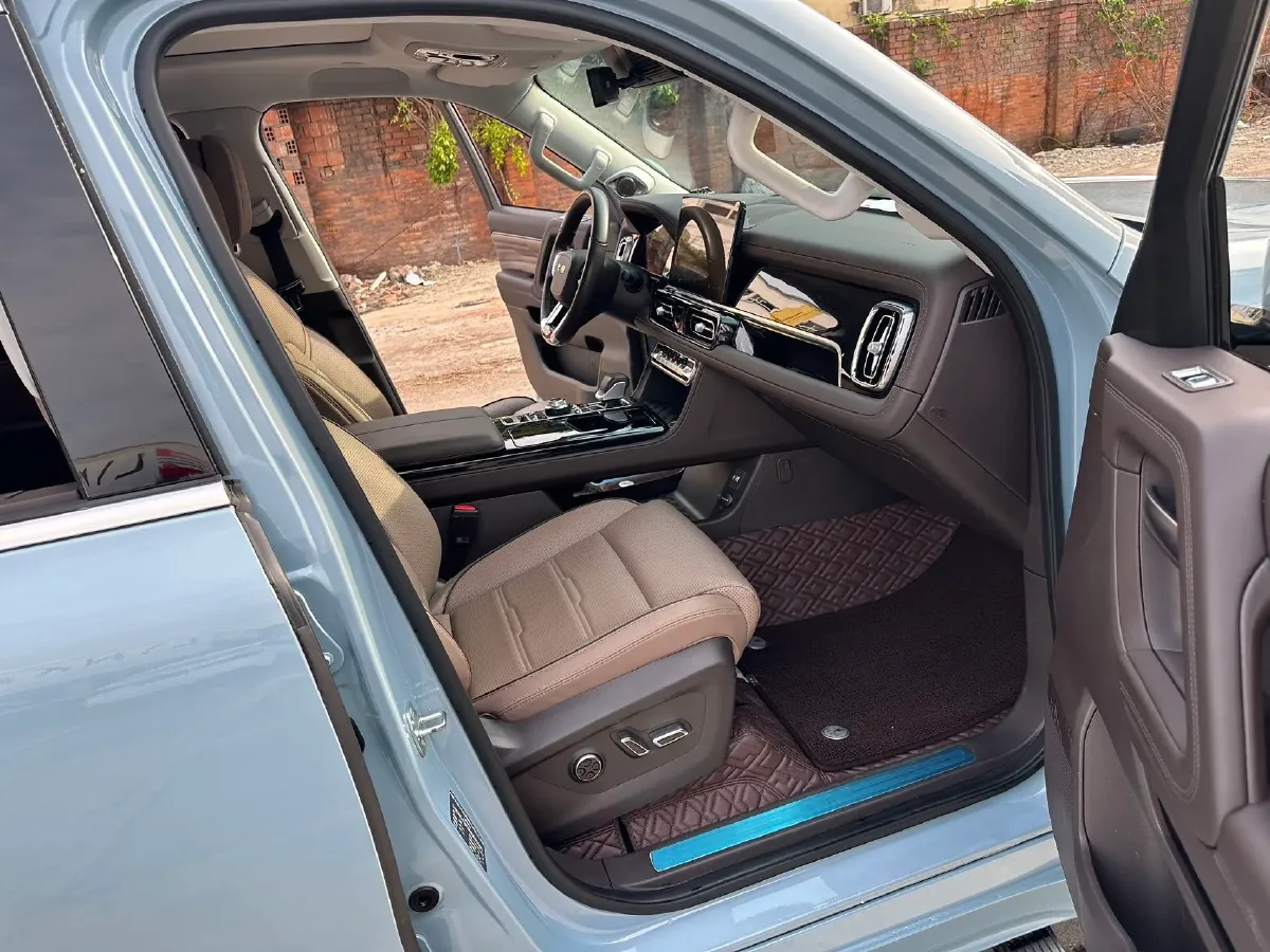 2022 Beijing BJ60 2.0T 267HP L4 8AT,autocango,china used car exporter,china ev exporter,chinese used car exporter,chinese used ev exporter