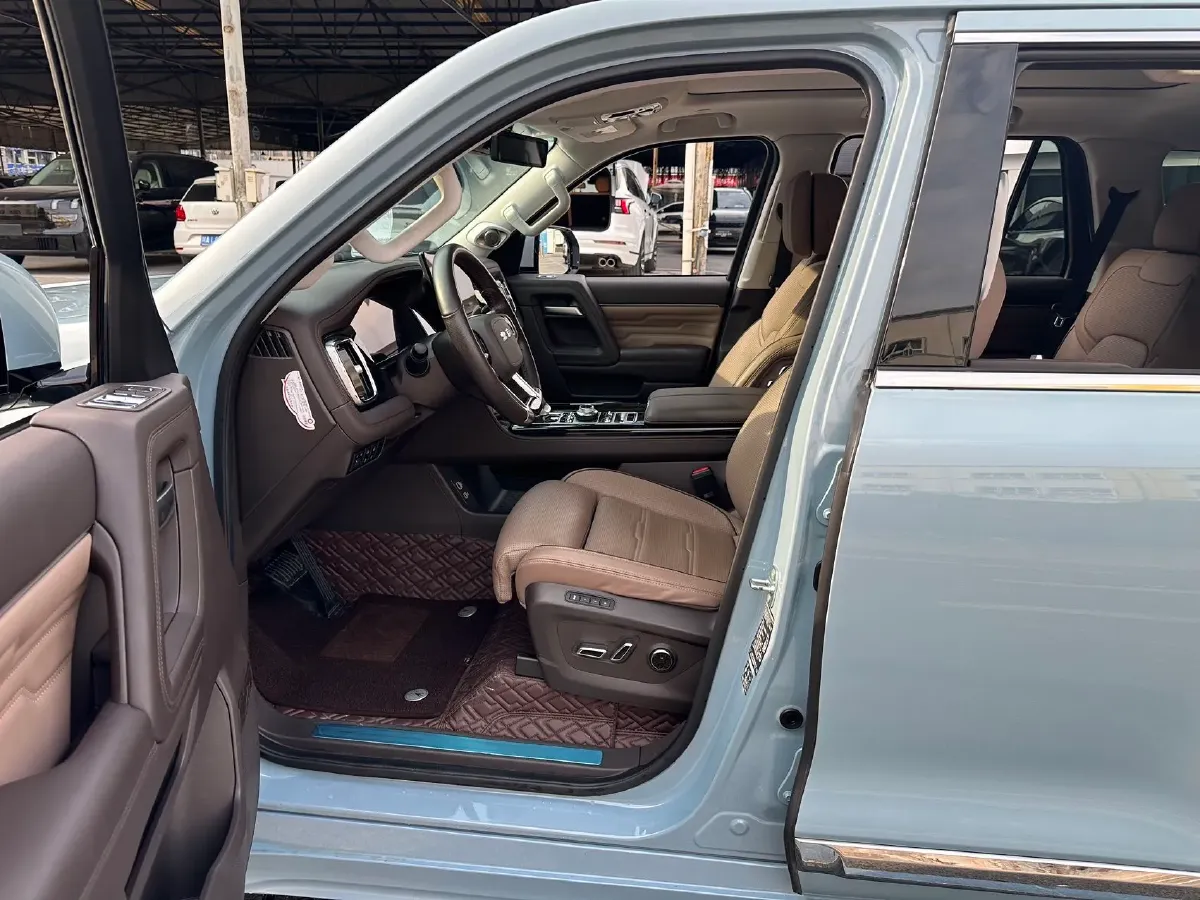 2022 Beijing BJ60 2.0T 267HP L4 8AT,autocango,china used car exporter,china ev exporter,chinese used car exporter,chinese used ev exporter