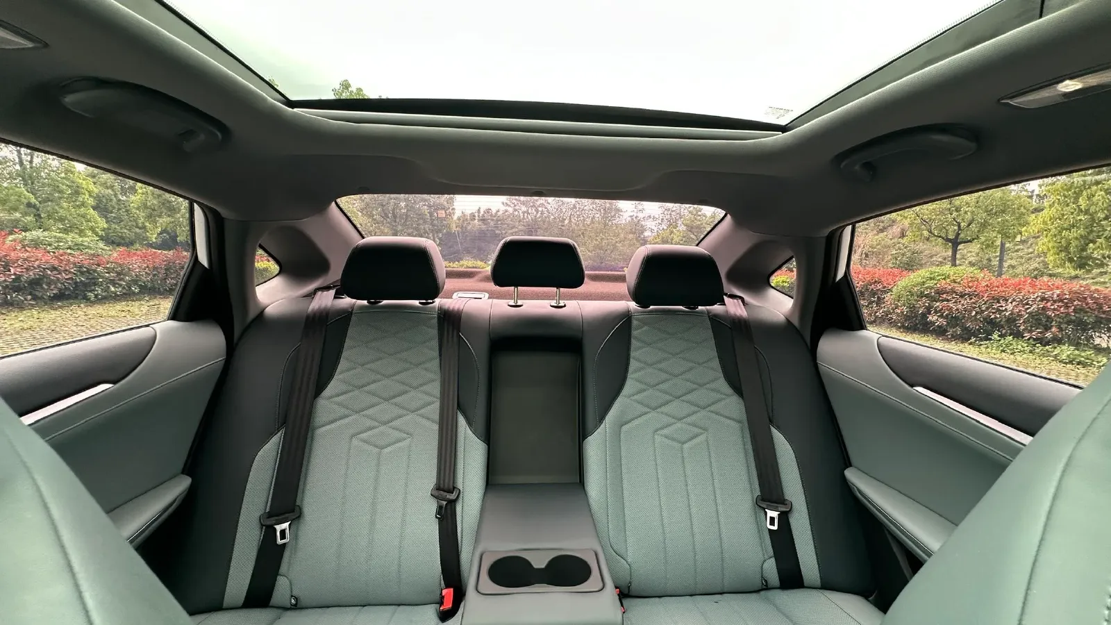 2023 ChangAn Raeton Plus 1.5T 188HP L4 7DCT,autocango,china used car exporter,china ev exporter,chinese used car exporter,chinese used ev exporter