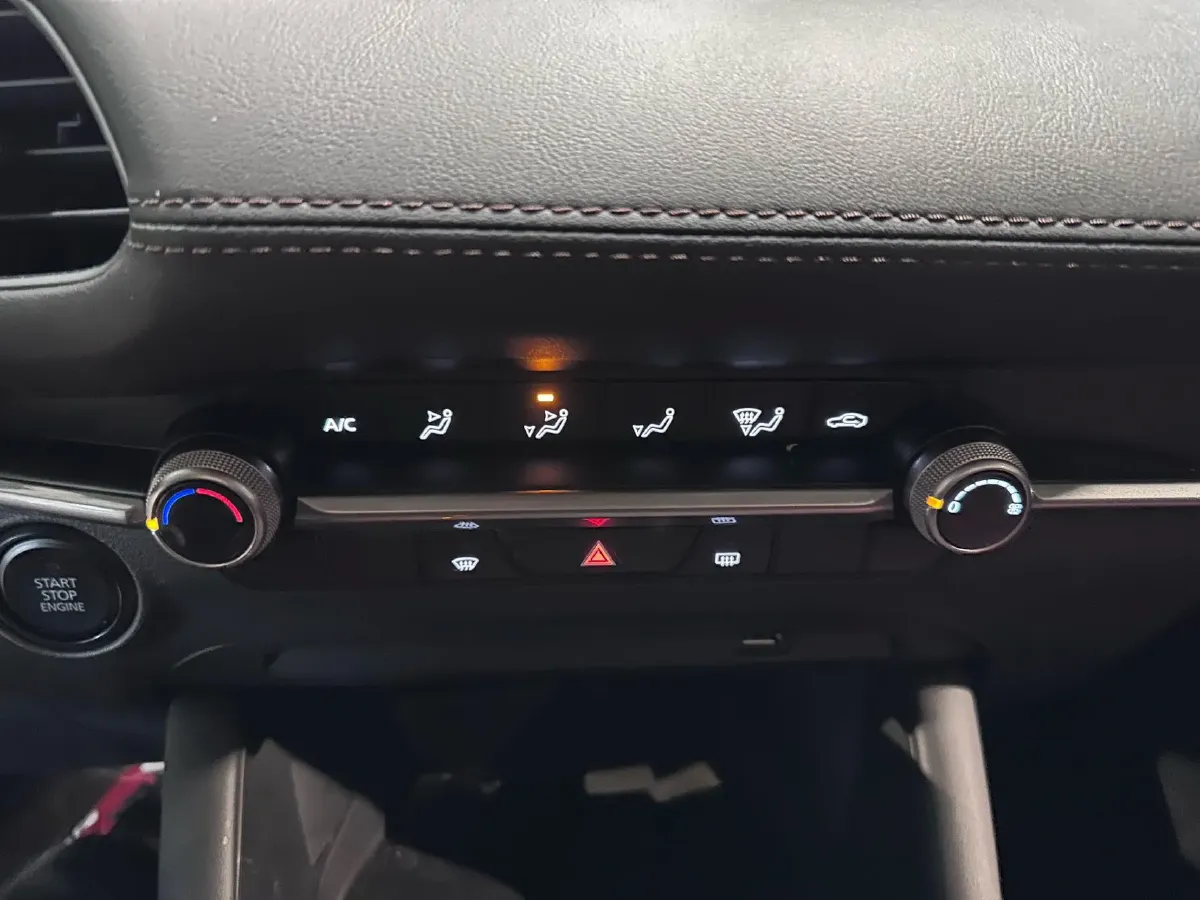 2022 Mazda 3 Axela 1.5L 117HP L4 6AT,autocango,china used car exporter,china ev exporter,chinese used car exporter,chinese used ev exporter