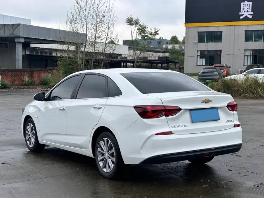 2021 Chevrolet Monza 1.5L 113HP L4 6AT,autocango,china used car exporter,china ev exporter,chinese used car exporter,chinese used ev exporter