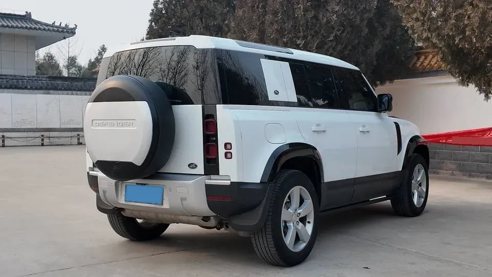 2025 Land Rover Defender 3.0T 400HP L6 8AT,autocango,china used car exporter,china ev exporter,chinese used car exporter,chinese used ev exporter