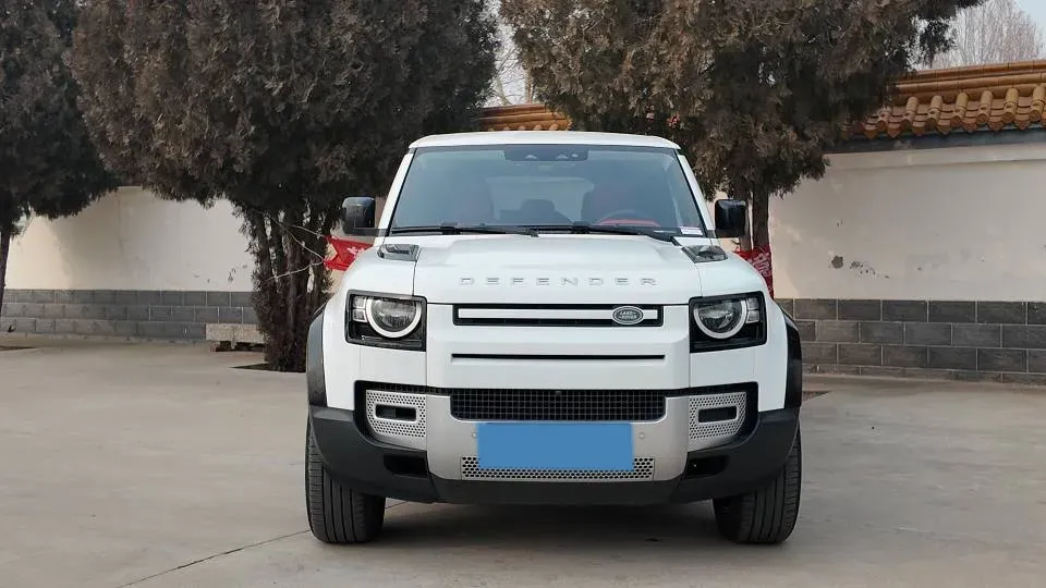 2025 Land Rover Defender 3.0T 400HP L6 8AT,autocango,china used car exporter,china ev exporter,chinese used car exporter,chinese used ev exporter