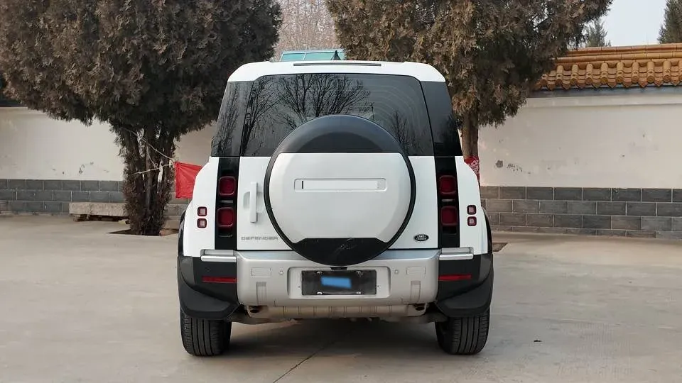 2025 Land Rover Defender 3.0T 400HP L6 8AT,autocango,china used car exporter,china ev exporter,chinese used car exporter,chinese used ev exporter