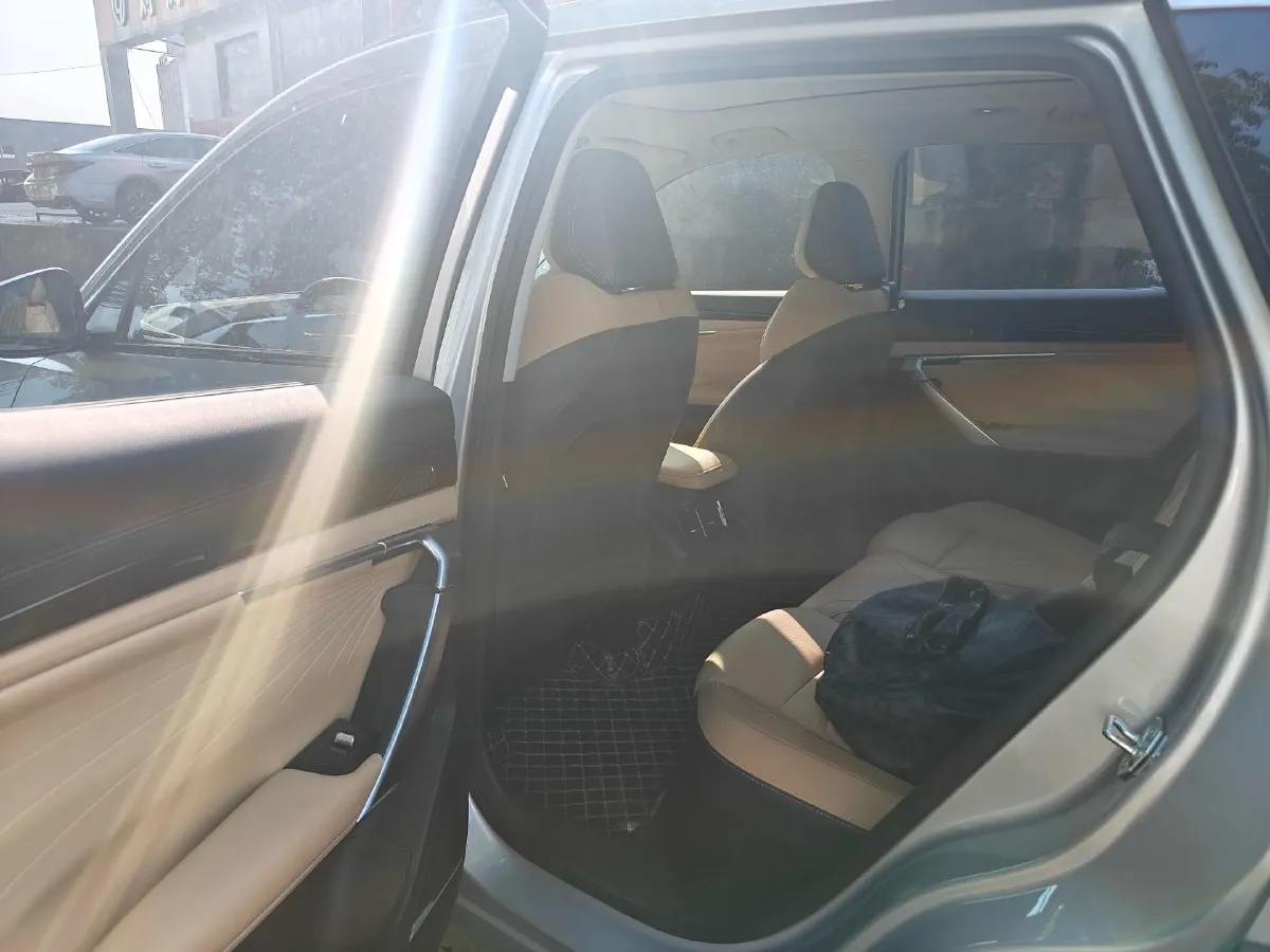 2023 Geely StarRay 1.5T 181HP L4 7DCT,autocango,china used car exporter,china ev exporter,chinese used car exporter,chinese used ev exporter