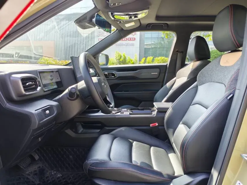 2025 Geely Cowboy 1.5T 181HP L4 7DCT,autocango,china used car exporter,china ev exporter,chinese used car exporter,chinese used ev exporter