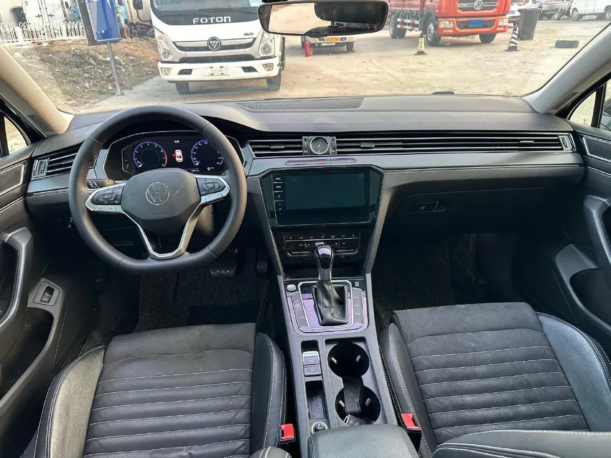 2020 Volkswagen Magotan 2.0T 186HP L4 7DCT,autocango,china used car exporter,china ev exporter,chinese used car exporter,chinese used ev exporter