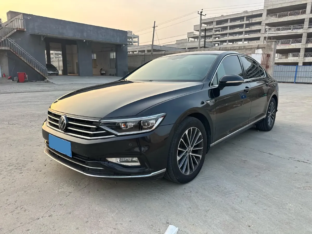2020 Volkswagen Magotan 2.0T 186HP L4 7DCT,autocango,china used car exporter,china ev exporter,chinese used car exporter,chinese used ev exporter