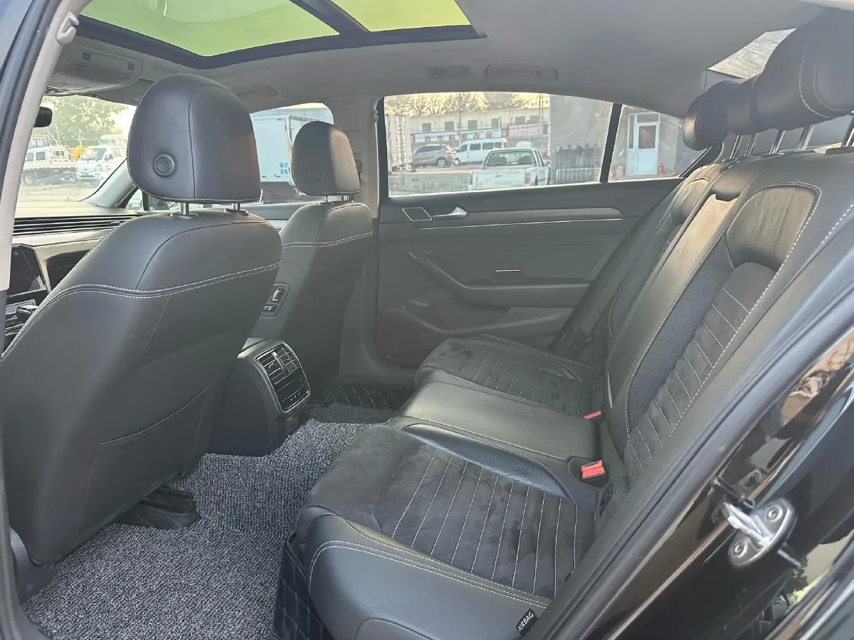 2020 Volkswagen Magotan 2.0T 186HP L4 7DCT,autocango,china used car exporter,china ev exporter,chinese used car exporter,chinese used ev exporter