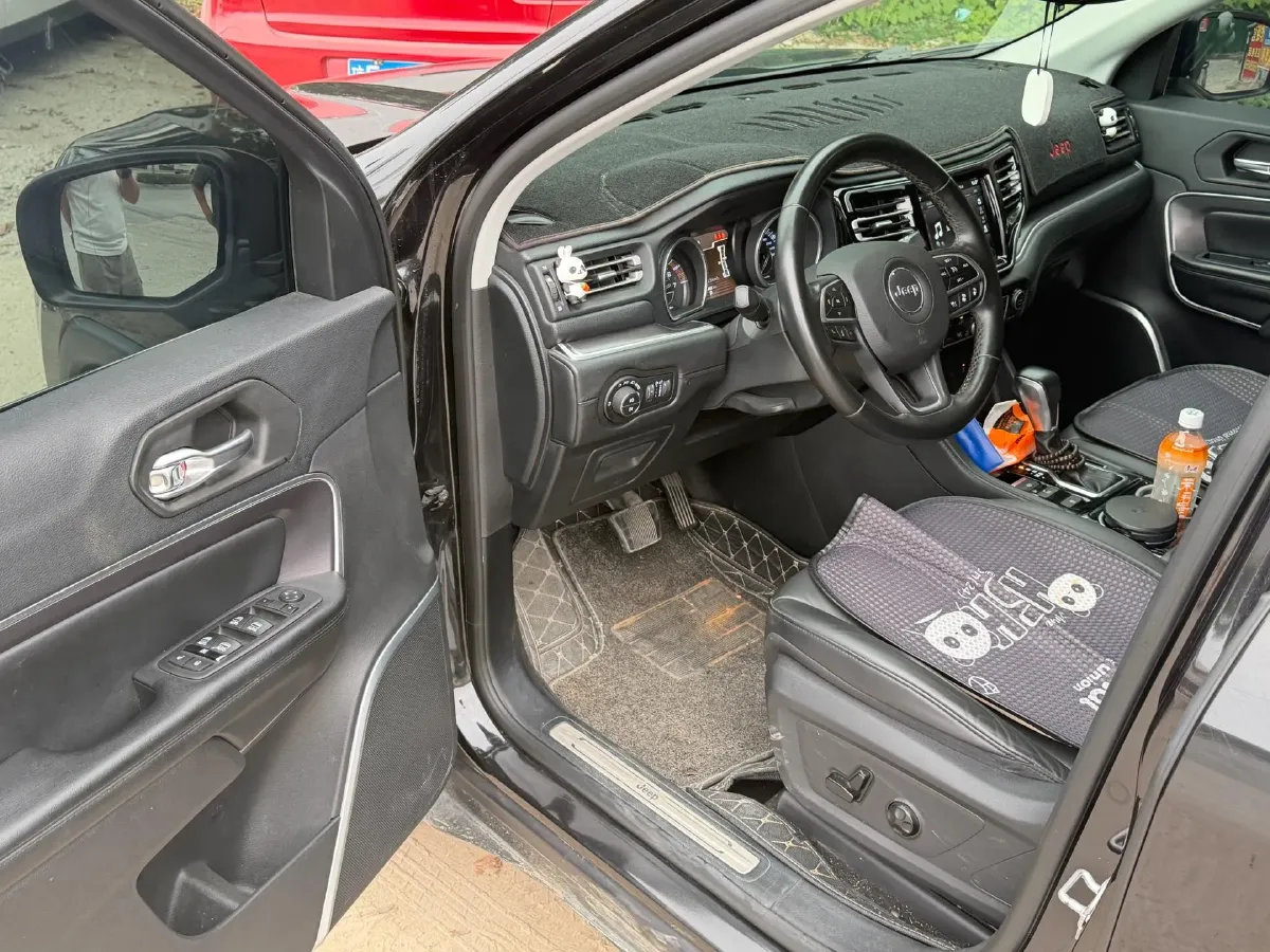 2018 Jeep Grand Commander 2.0T 265HP L4 9AT,autocango,china used car exporter,china ev exporter,chinese used car exporter,chinese used ev exporter