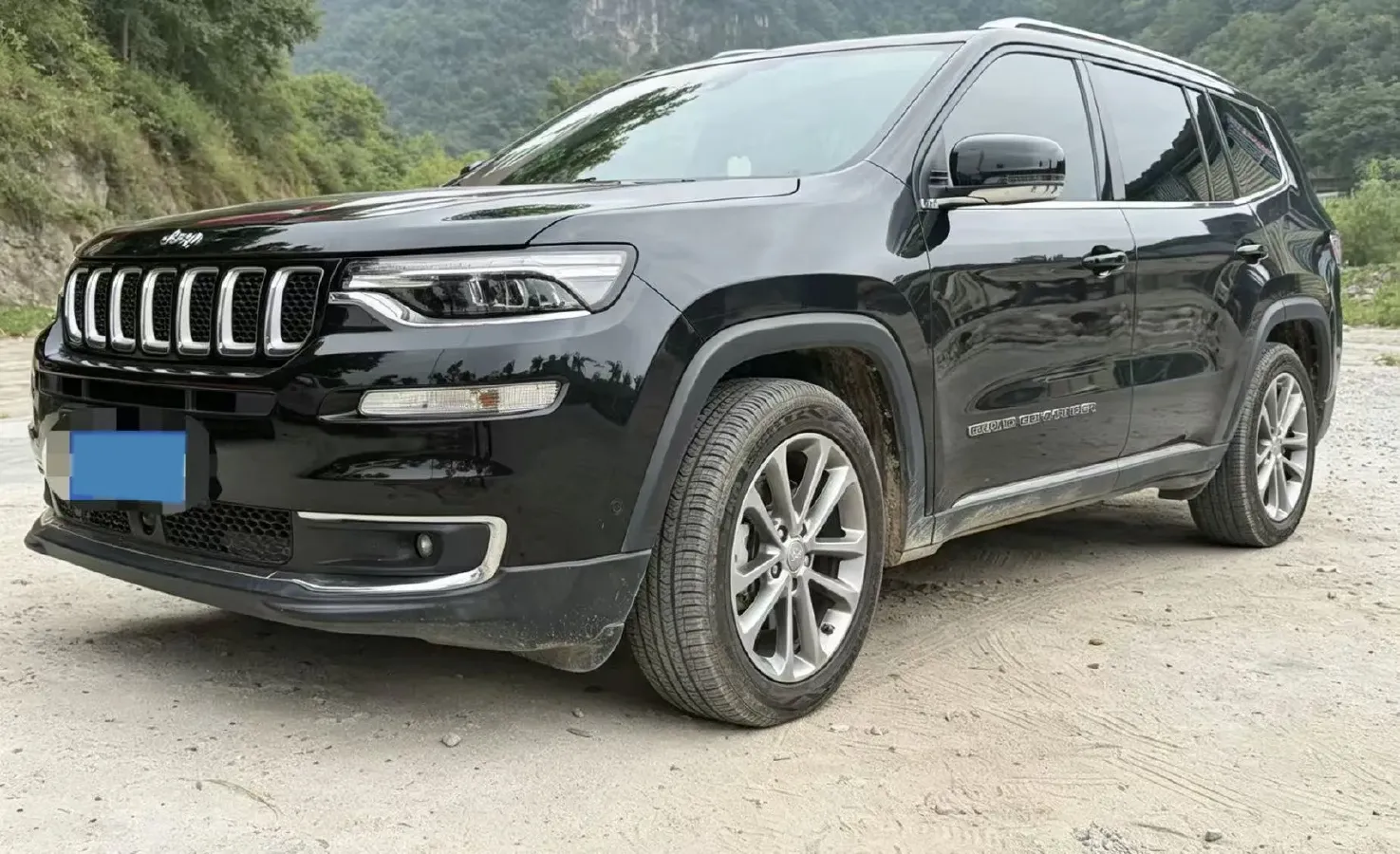 2018 Jeep Grand Commander 2.0T 265HP L4 9AT,autocango,china used car exporter,china ev exporter,chinese used car exporter,chinese used ev exporter