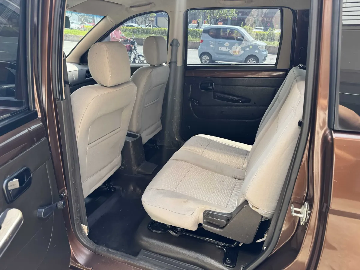 2018 WuLing HongGuang 1.5L 105HP L4 5MT,autocango,china used car exporter,china ev exporter,chinese used car exporter,chinese used ev exporter