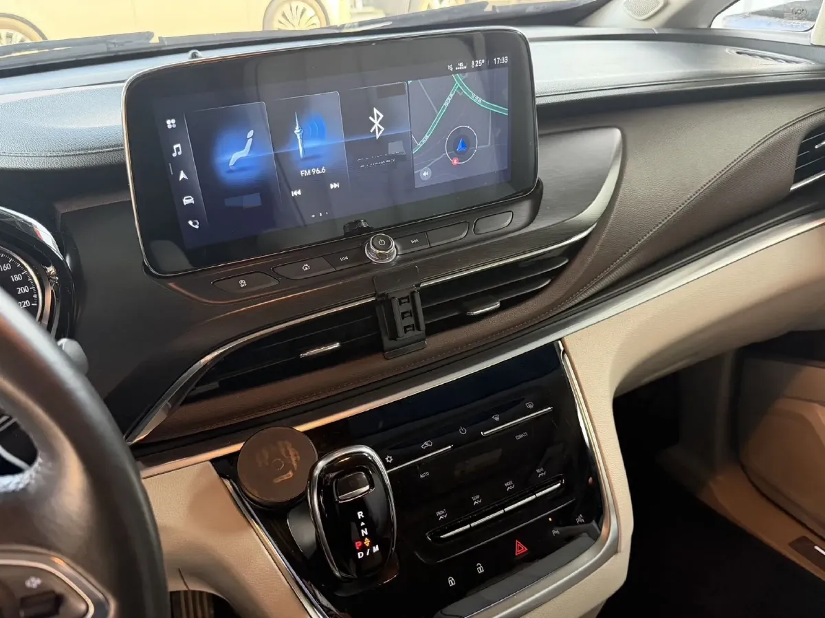 2021 Buick GL8 2.0T 237HP L4 9AT,autocango,china used car exporter,china ev exporter,chinese used car exporter,chinese used ev exporter