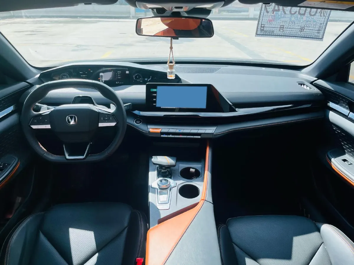 2023 ChangAn UNI-V 1.5T 188HP L4 7DCT,autocango,china used car exporter,china ev exporter,chinese used car exporter,chinese used ev exporter