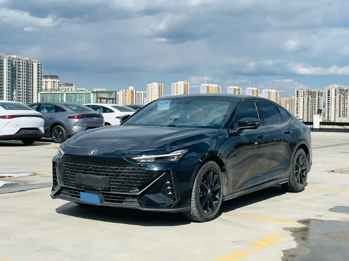 2023 ChangAn UNI-V 1.5T 188HP L4 7DCT,autocango,china used car exporter,china ev exporter,chinese used car exporter,chinese used ev exporter