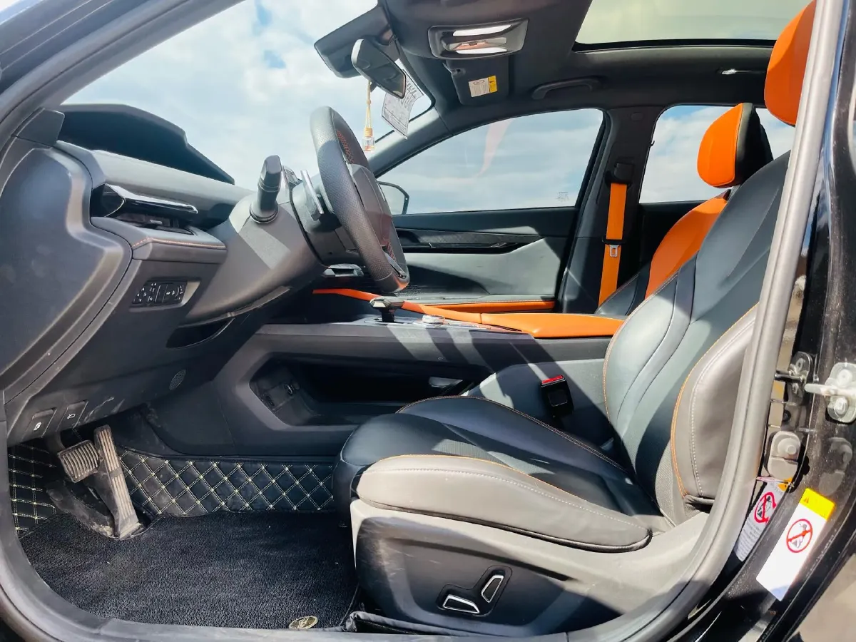 2023 ChangAn UNI-V 1.5T 188HP L4 7DCT,autocango,china used car exporter,china ev exporter,chinese used car exporter,chinese used ev exporter