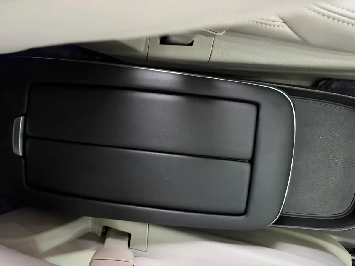 2022 Buick GL8 2.0T 237HP L4 9AT,autocango,china used car exporter,china ev exporter,chinese used car exporter,chinese used ev exporter