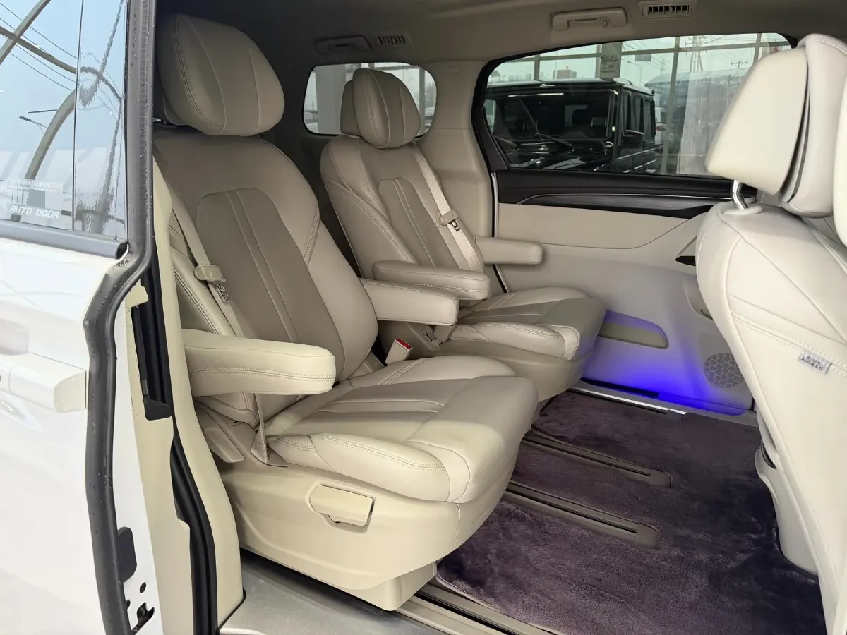 2022 Buick GL8 2.0T 237HP L4 9AT,autocango,china used car exporter,china ev exporter,chinese used car exporter,chinese used ev exporter