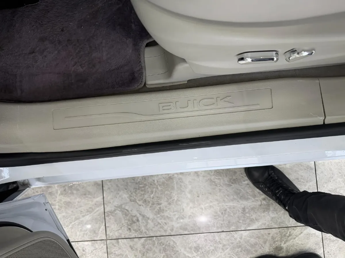 2022 Buick GL8 2.0T 237HP L4 9AT,autocango,china used car exporter,china ev exporter,chinese used car exporter,chinese used ev exporter