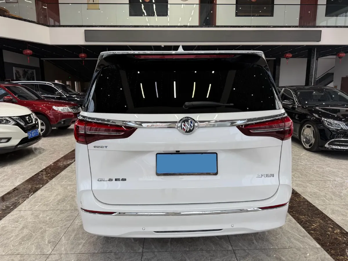 2022 Buick GL8 2.0T 237HP L4 9AT,autocango,china used car exporter,china ev exporter,chinese used car exporter,chinese used ev exporter