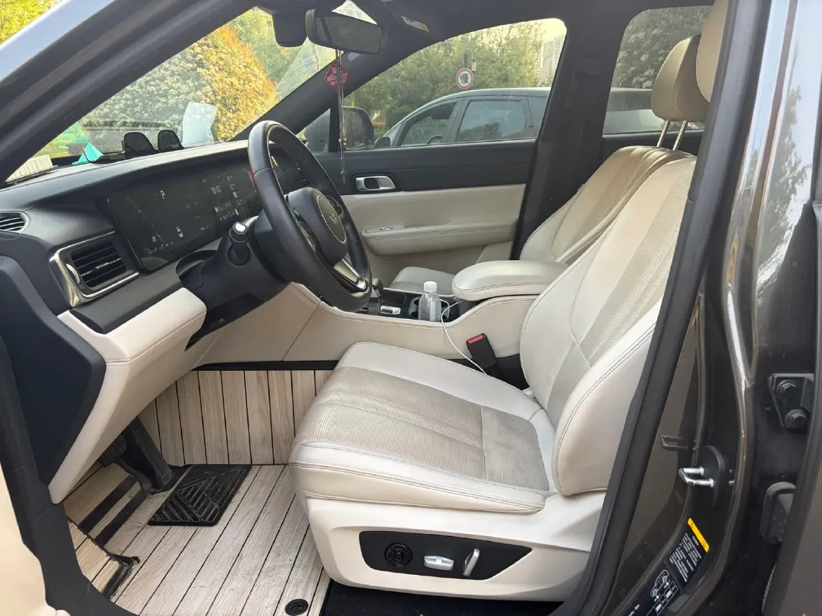 2020 Li ONE Range Extended 131HP REEV 40.5KWH,autocango,china used car exporter,china ev exporter,chinese used car exporter,chinese used ev exporter