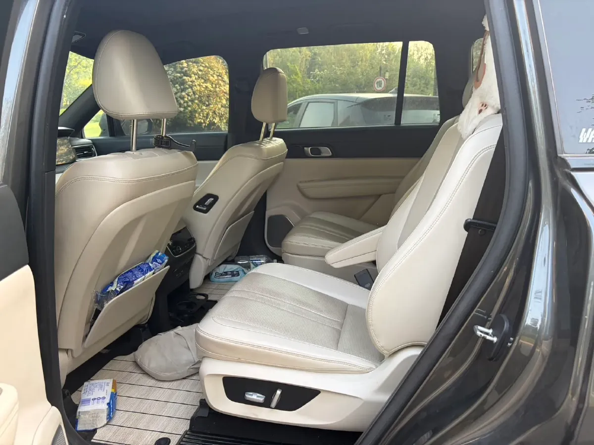 2020 Li ONE Range Extended 131HP REEV 40.5KWH,autocango,china used car exporter,china ev exporter,chinese used car exporter,chinese used ev exporter