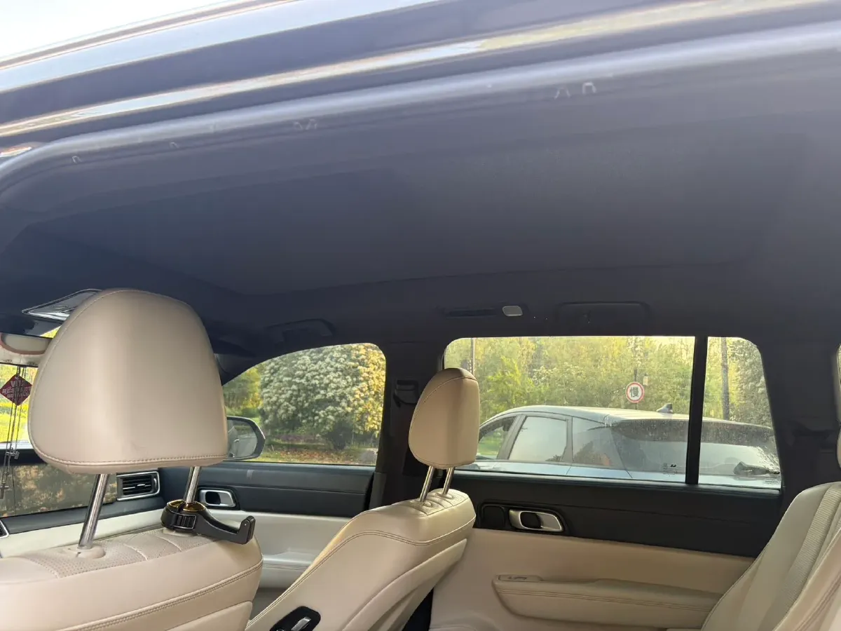 2020 Li ONE Range Extended 131HP REEV 40.5KWH,autocango,china used car exporter,china ev exporter,chinese used car exporter,chinese used ev exporter