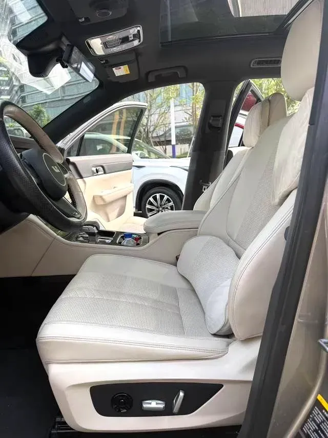 2020 Li ONE Range Extended 131HP REEV 40.5KWH,autocango,china used car exporter,china ev exporter,chinese used car exporter,chinese used ev exporter