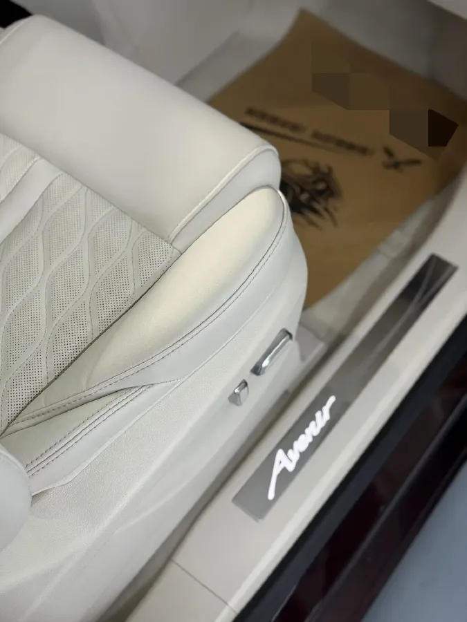 2022 Buick GL8 2.0T 237HP L4 9AT,autocango,china used car exporter,china ev exporter,chinese used car exporter,chinese used ev exporter