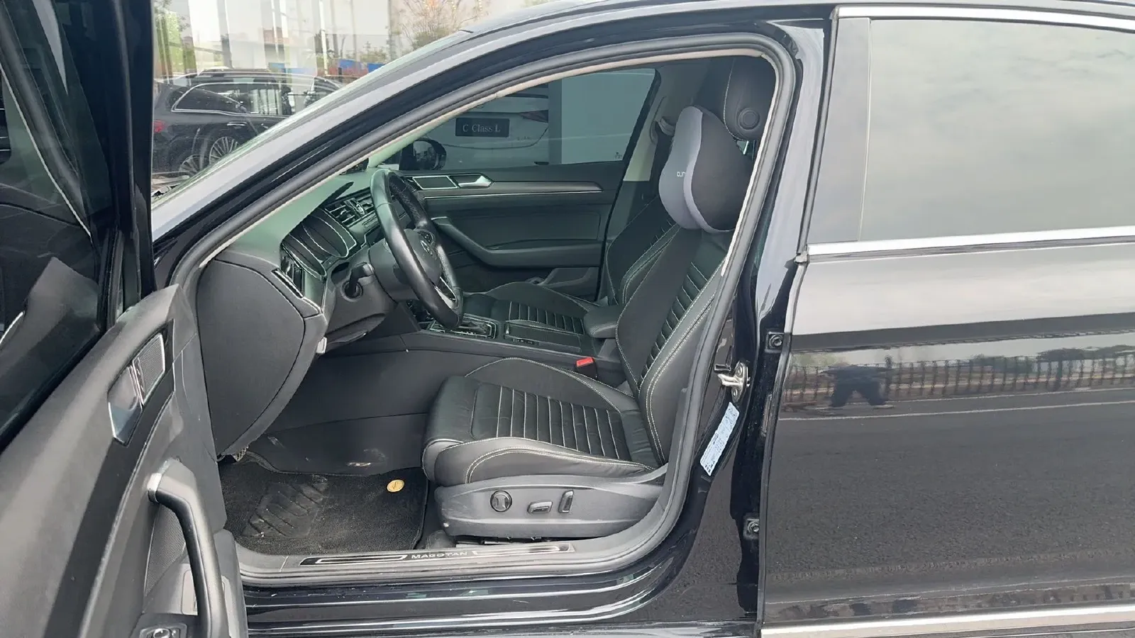 2020 Volkswagen Magotan 2.0T 186HP L4 7DCT,autocango,china used car exporter,china ev exporter,chinese used car exporter,chinese used ev exporter