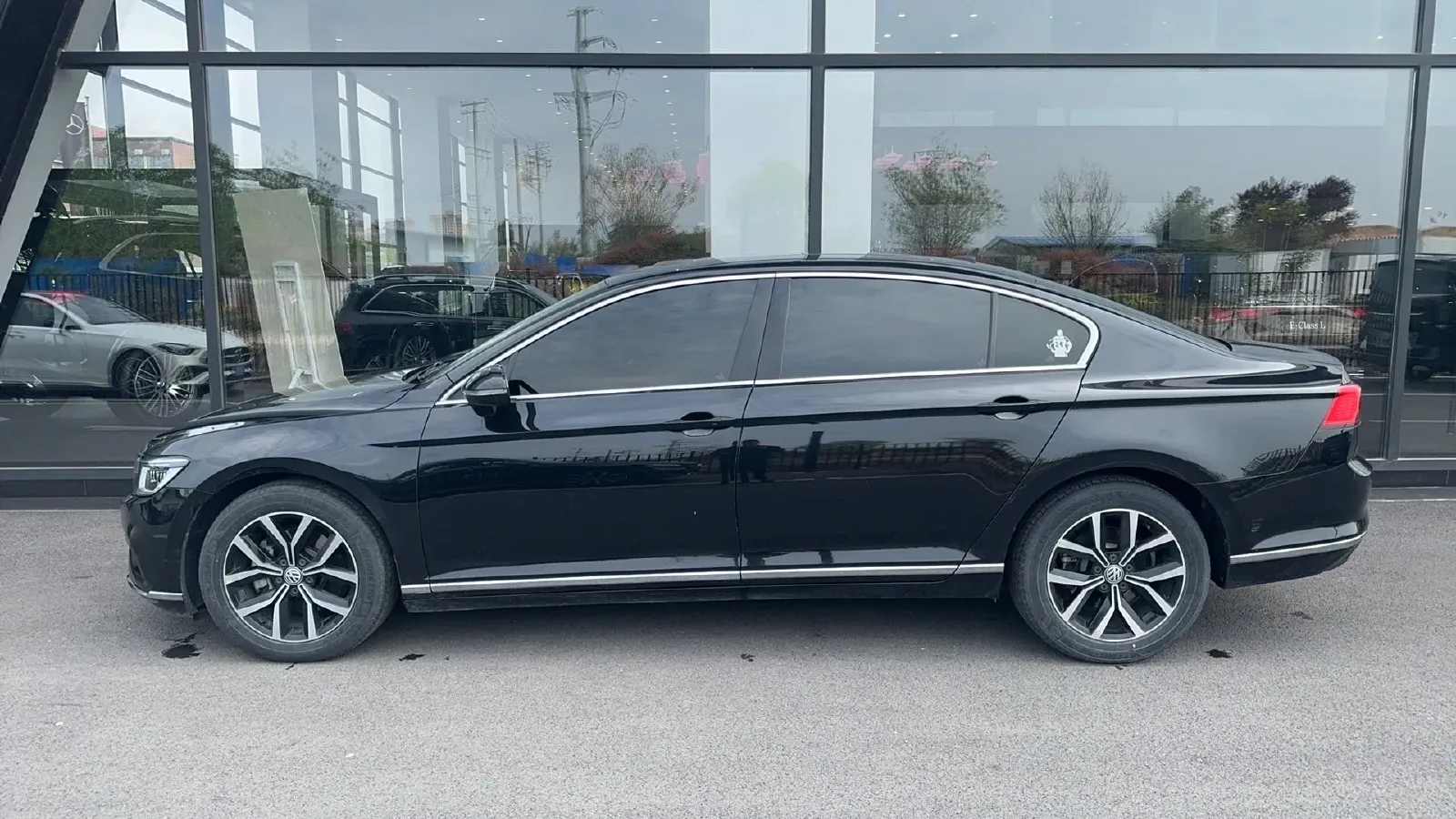 2020 Volkswagen Magotan 2.0T 186HP L4 7DCT,autocango,china used car exporter,china ev exporter,chinese used car exporter,chinese used ev exporter