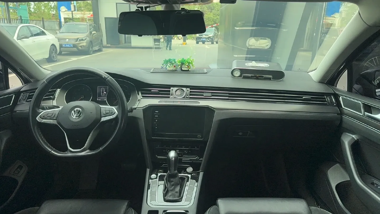 2020 Volkswagen Magotan 2.0T 186HP L4 7DCT,autocango,china used car exporter,china ev exporter,chinese used car exporter,chinese used ev exporter