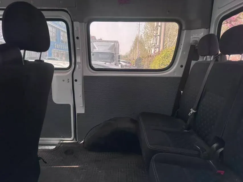 2019 MAXUS XinTu V80 2.5T 136HP L4 6MT,autocango,china used car exporter,china ev exporter,chinese used car exporter,chinese used ev exporter