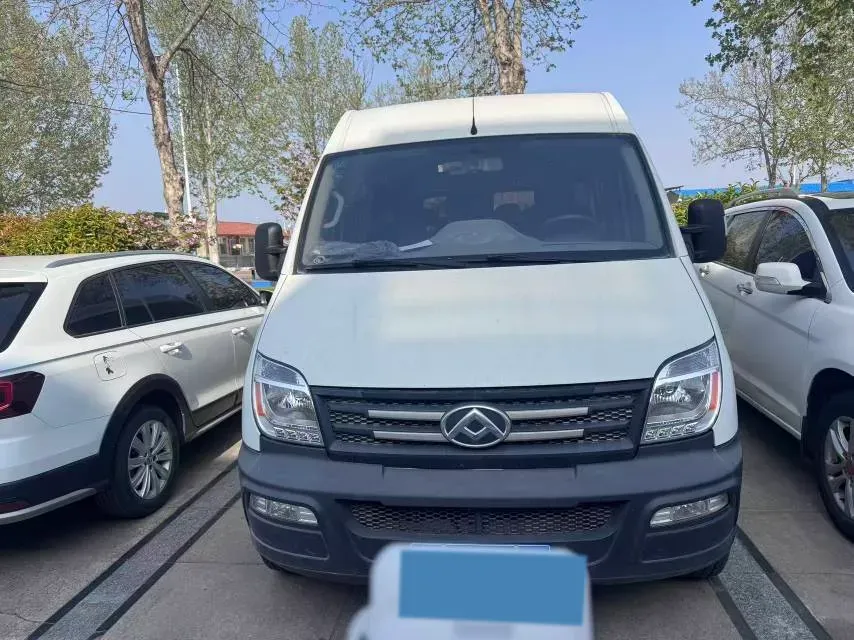 2019 MAXUS XinTu V80 2.5T 136HP L4 6MT,autocango,china used car exporter,china ev exporter,chinese used car exporter,chinese used ev exporter